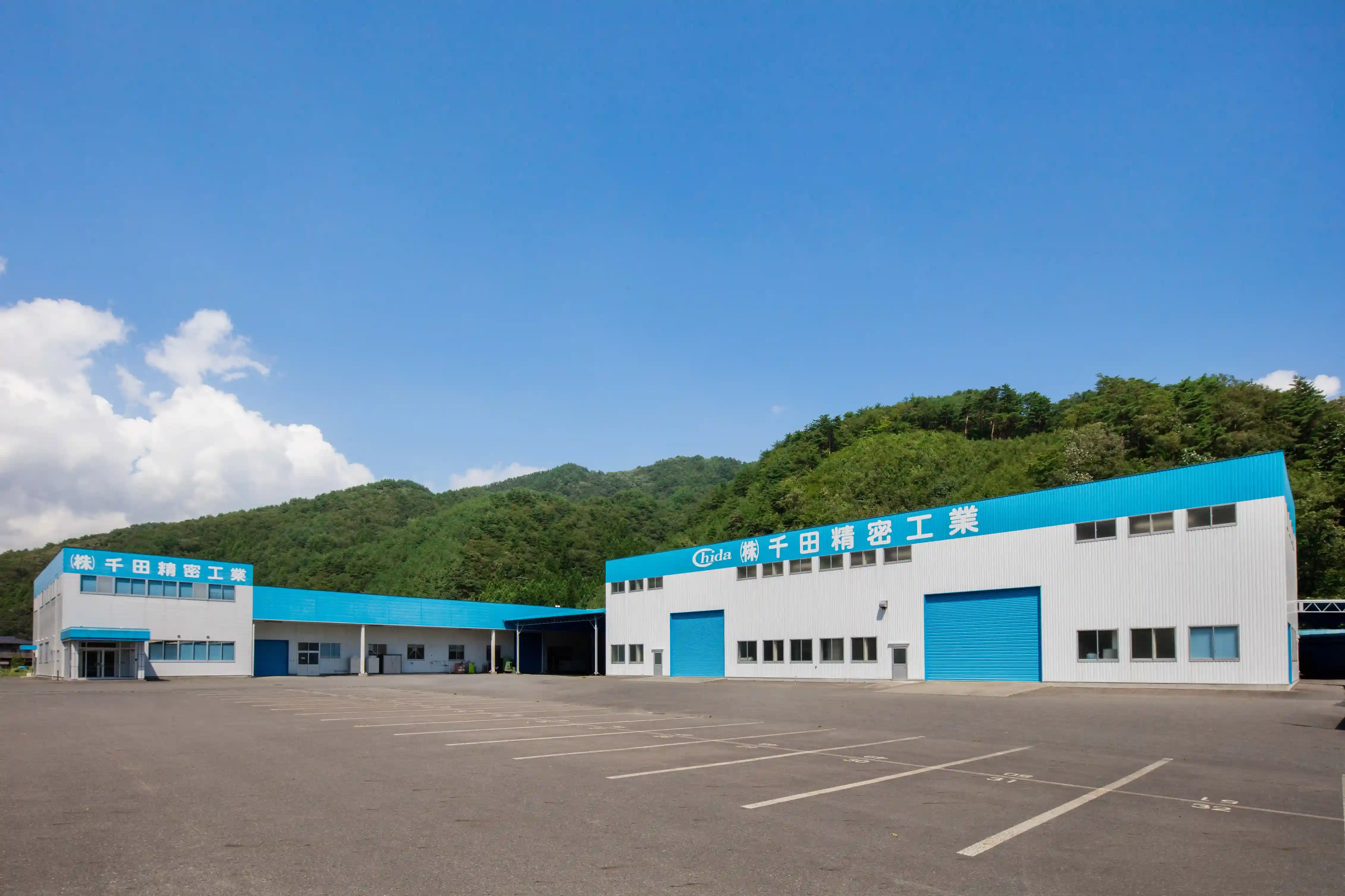本社 前沢工場の外観写真